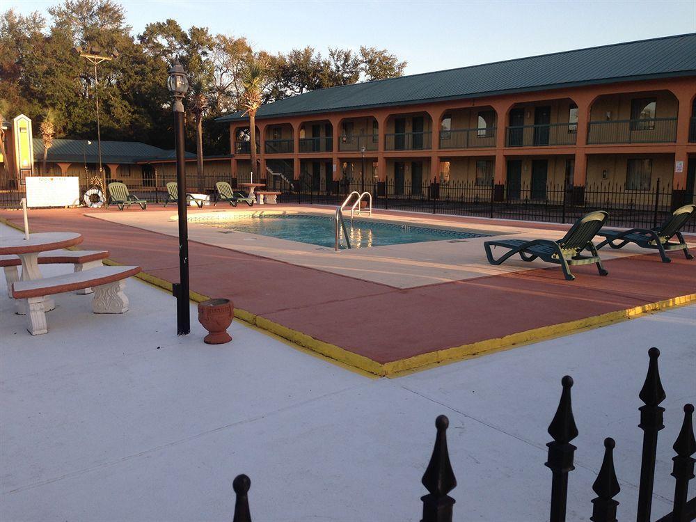 Мотель Super 8 By Wyndham Pensacola Nas Area Beach Haven Экстерьер фото